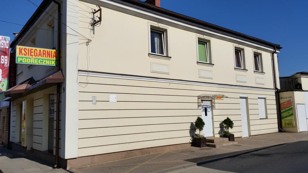 Pokoje Goscinne Vis A Vis Retro Gostynin Exterior foto